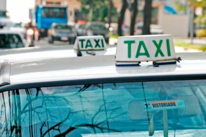 Governo divulga data de pagamento do auxílio para taxistas; Saiba a data