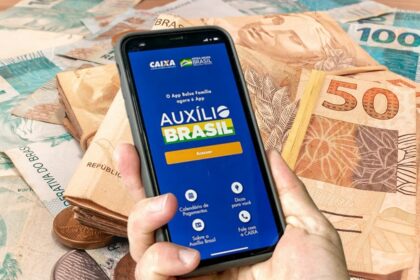 Auxílio Brasil: pagamentos começam já na PRÓXIMA semana; veja o calendário