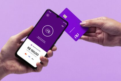 O cartão de crédito Nubank é um dos mais solicitados pelos brasileiros. Além de não cobrar anuidade, o serviço ainda oferece outras vantagens.