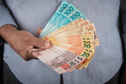 Saiba como receber o seu 13º salário ainda HOJE (22/10); VEJA AGORA