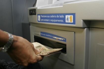 Banco Caixa oferece até R$3 mil por meio de microcrédito. Veja como sacar