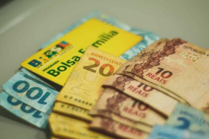 Bolsa Família pode chegar a R$ 900 por beneficiário em 2023; Confira