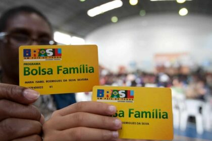 Trabalhadores com carteira assinada terá Bolsa Família Cancelado? Saiba o motivo