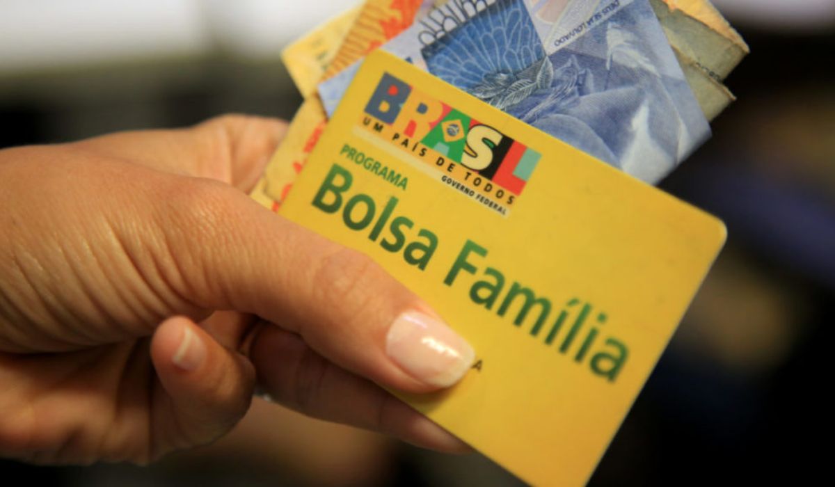 Governo pagará 13º do Bolsa Família em 2023 Veja quem tem direito No