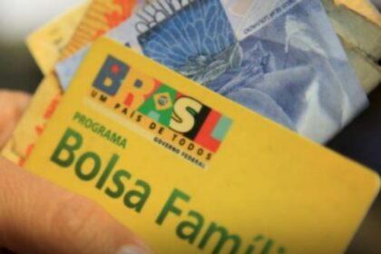 Primeira consulta do Bolsa Família 2023 já está LIBERADA; veja o calendário